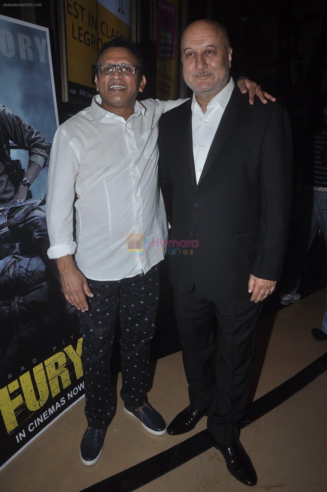 Anupam Kher, Annu Kapoor at The Shaukeens premiere in PVR, Mumbai on 6th Nov 2014