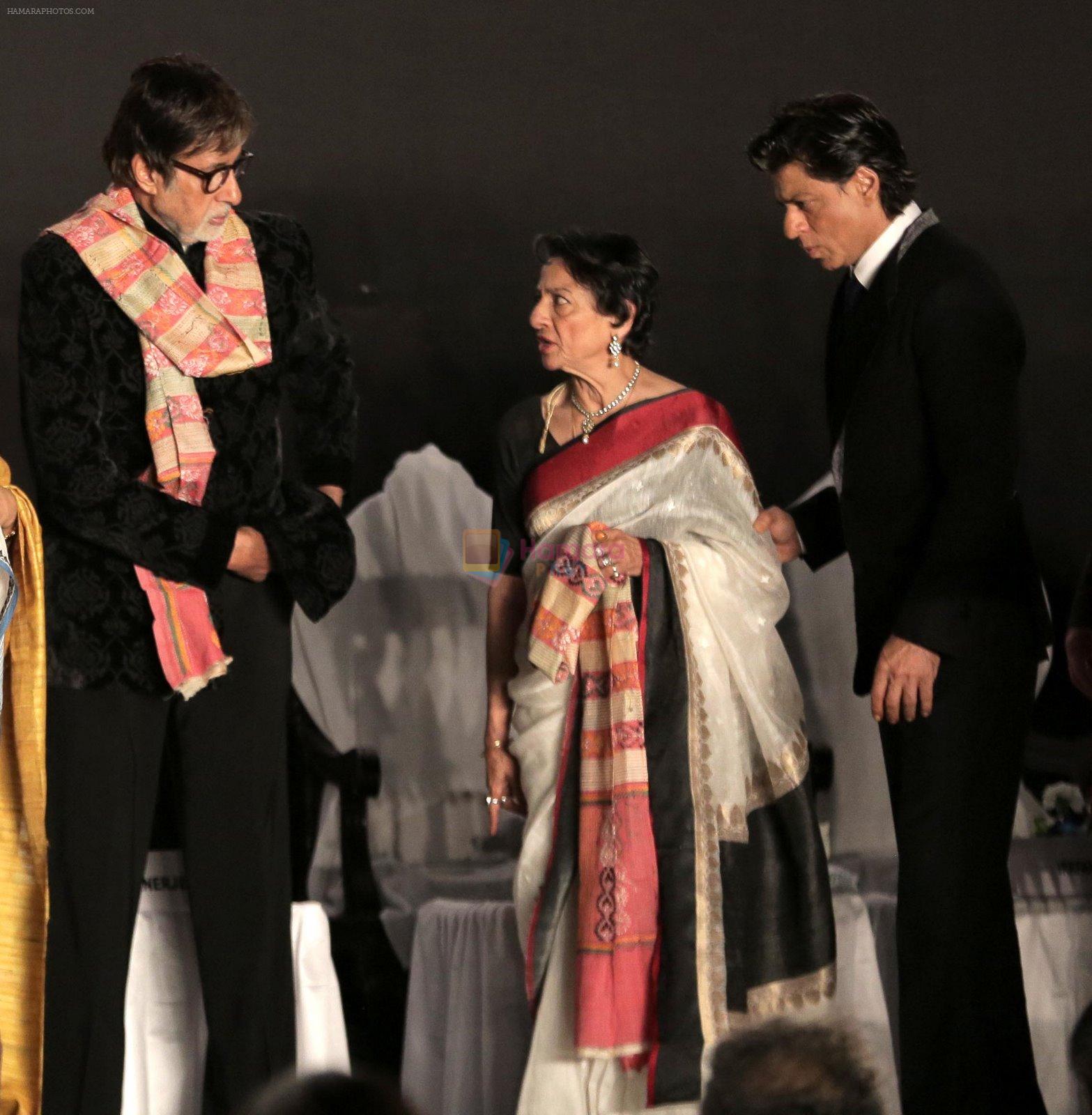Amitabh Bachchan, Shahrukh Khan, Tanuja at kolkatta international film festival on 10th Nov 2014
