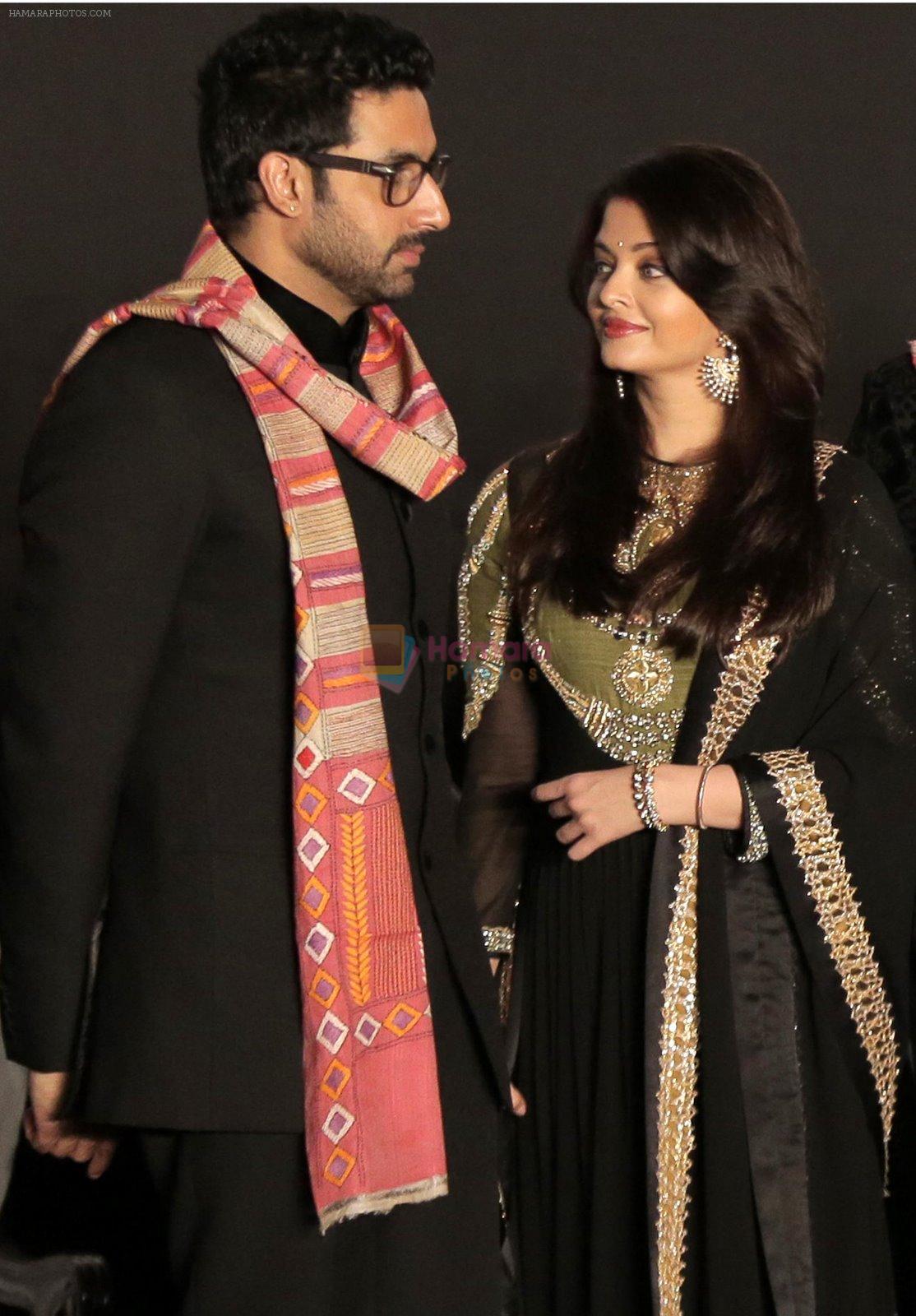 Aishwarya Rai Bachchan, Abhishek Bachchan at kolkatta international film festival on 10th Nov 2014