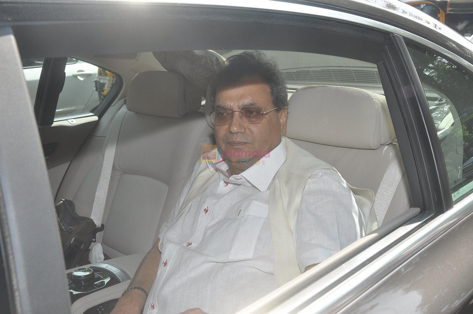 at Ravi Chopra's Funeral in Mumbai on 13th Nov 2014
