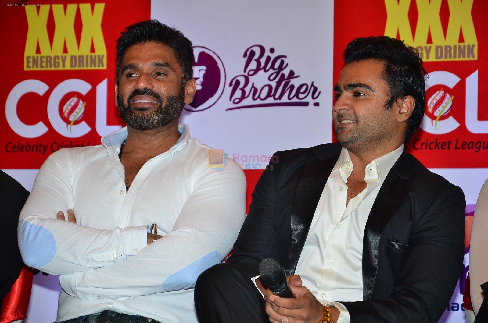 Sunil Shetty, Sachiin Joshi at CCL 100 hearts bash in Palladium on 14th Nov 2014