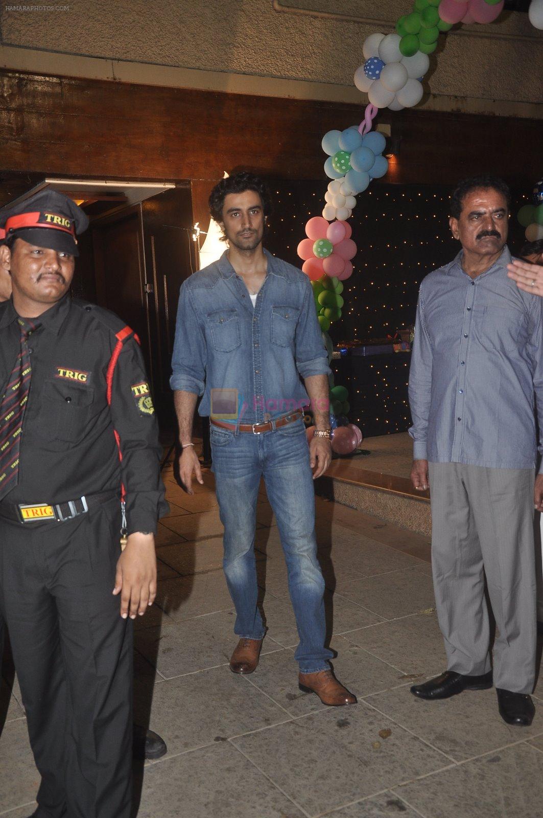 Kunal Kapoor at Aradhya's birthday bash in Juhu, Mumbai on 16th Nov 2014