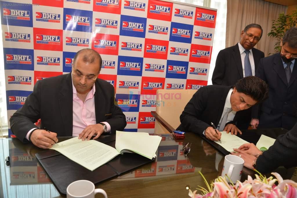 Shahrukh Khan announced as the Brand Ambassador of DHFl in Trident, BKC on 20th Nov 2014