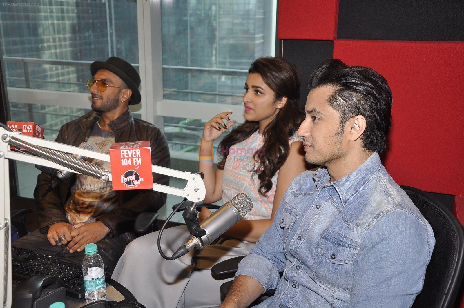 Parineeti Chopra, Ali Zafar, Ranveer Singh at Kill Dil promotions at Fever FM in Mumbai on 22nd Nov 2014
