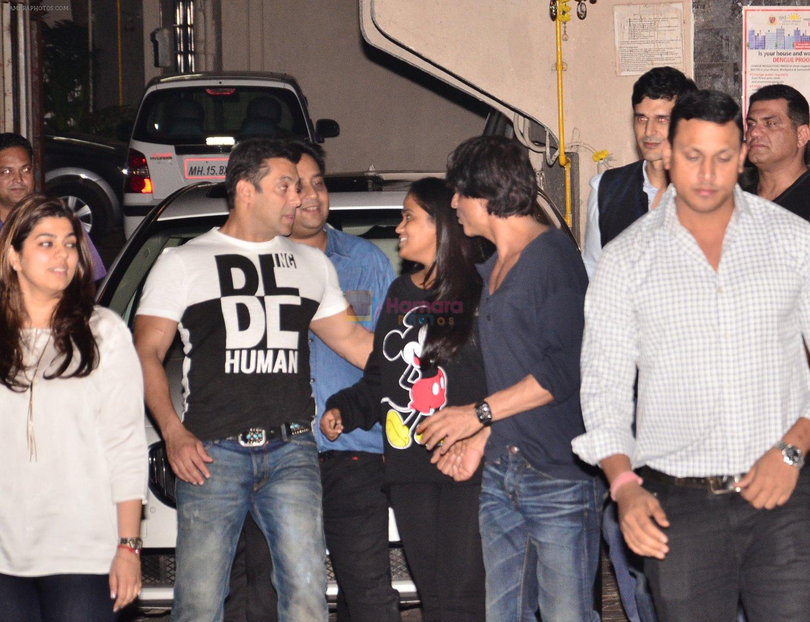 Shahrukh Khan snapped outside Salman's House in Mumbai on 23rd Nov 2014