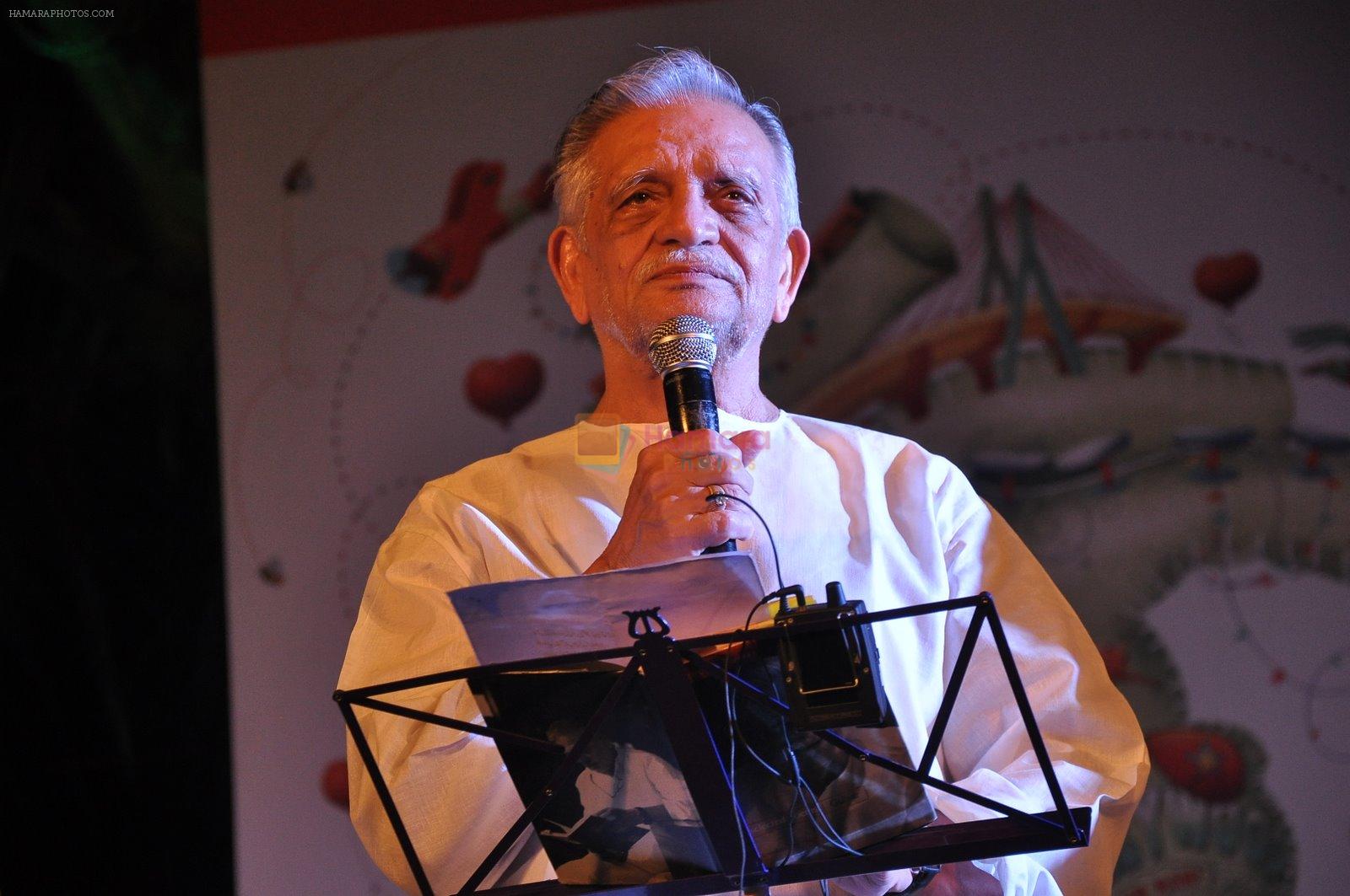 Gulzar at Bandra Fair in Mumbai on 23rd Nov 2014