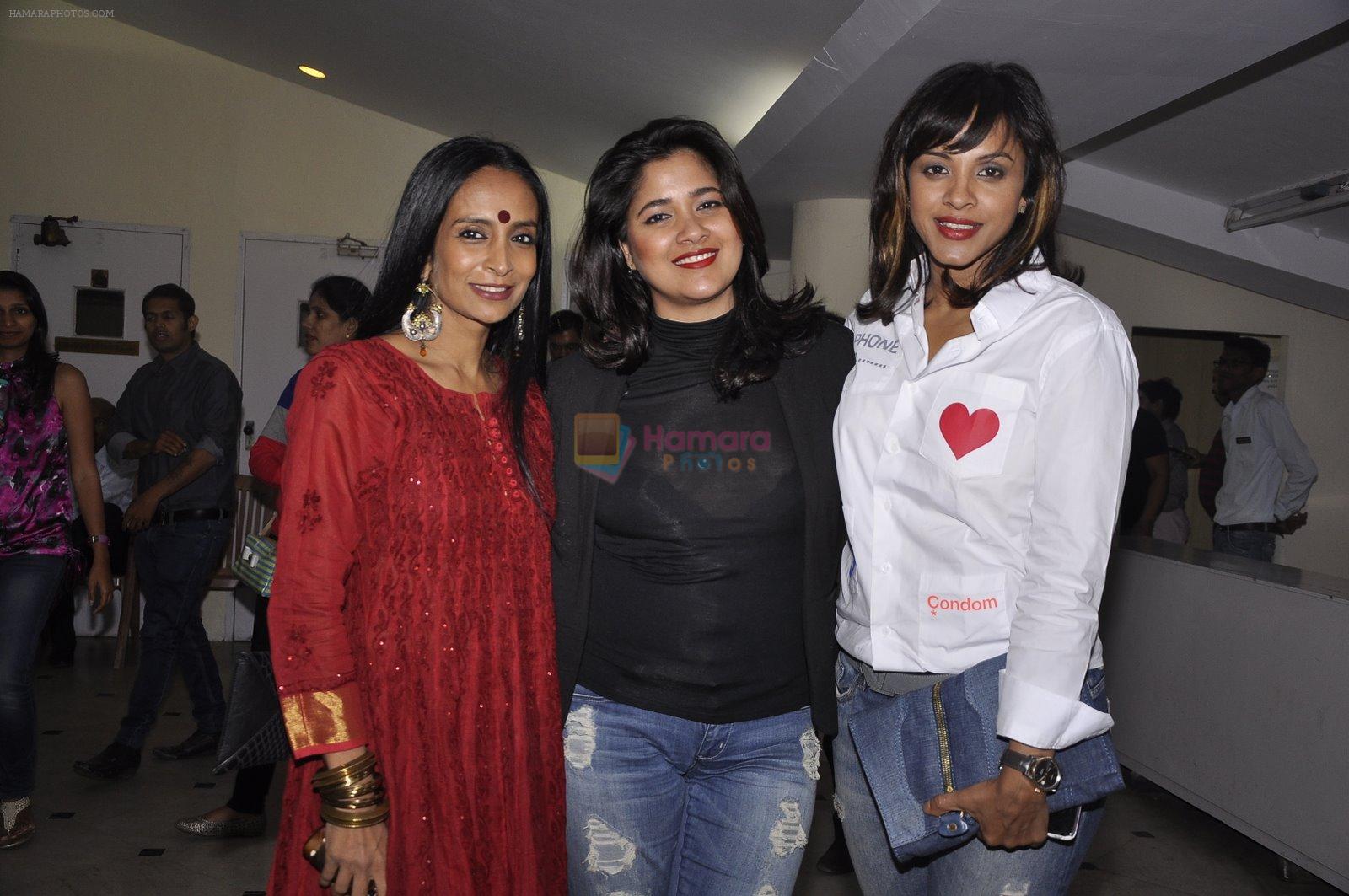 Suchitra Pillai, Narayani Shastri, Manasi Scott at Vandana Sajnani's Fourplay play premiere in Rangsharda, Mumbai on 30th Nov 2014