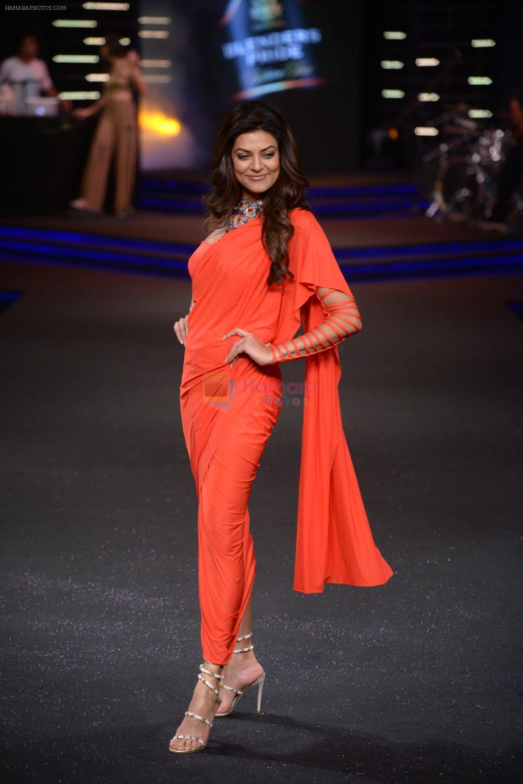 Sushmita Sen walk the ramp for Shivan Naresh at Blenders Pride Fashion Tour 2014 on 30th Nov 2014