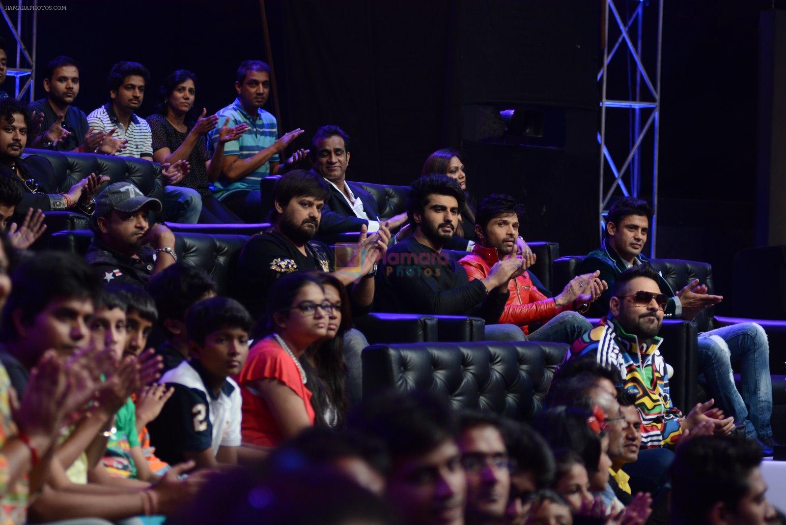 Himesh Reshammiya, Arjun Kapoor at India�s Raw Star Finale on 30th Nov 2014