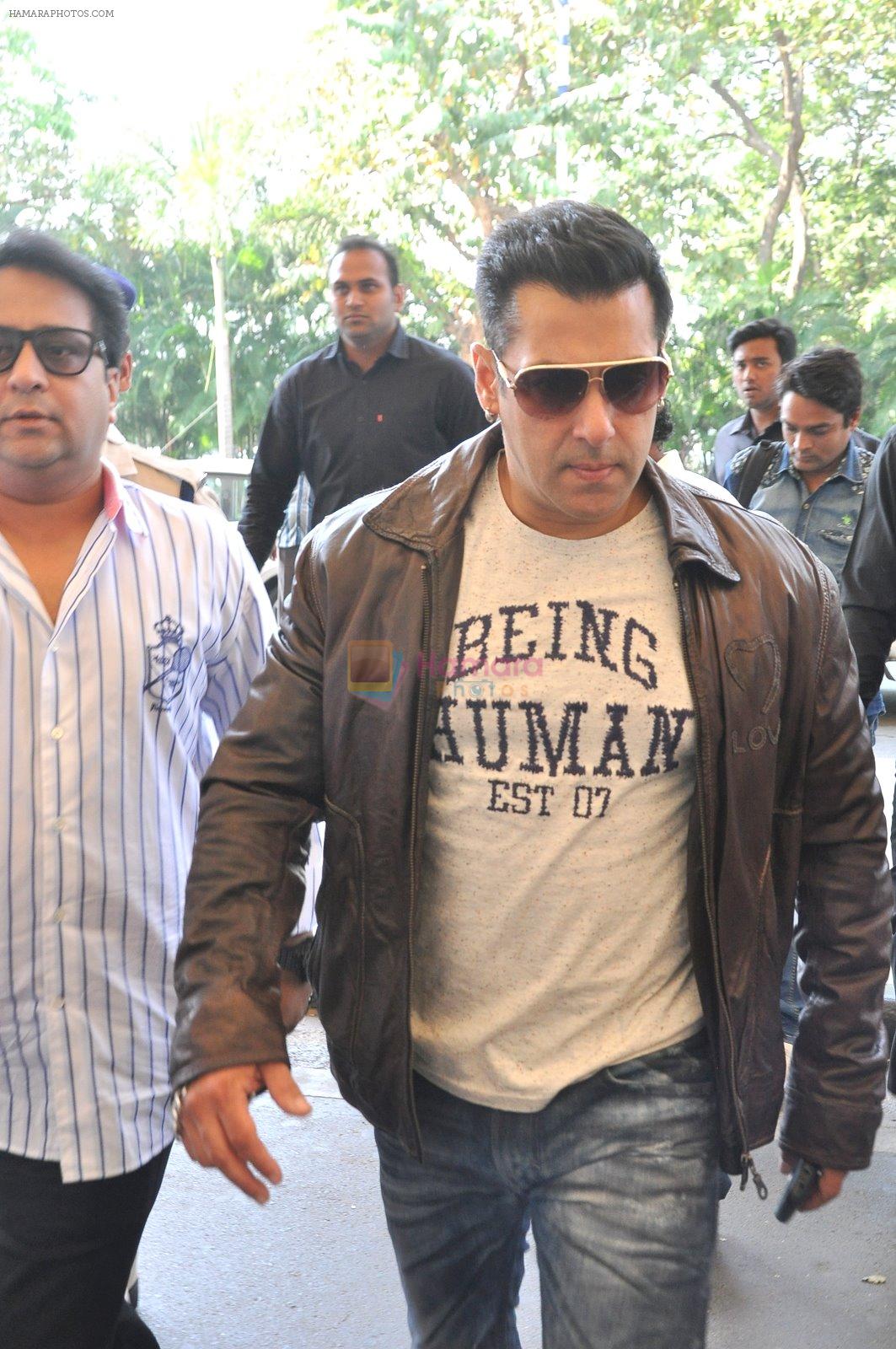 Salman Khan snapped at airport  in Mumbai on 2nd dec 2014