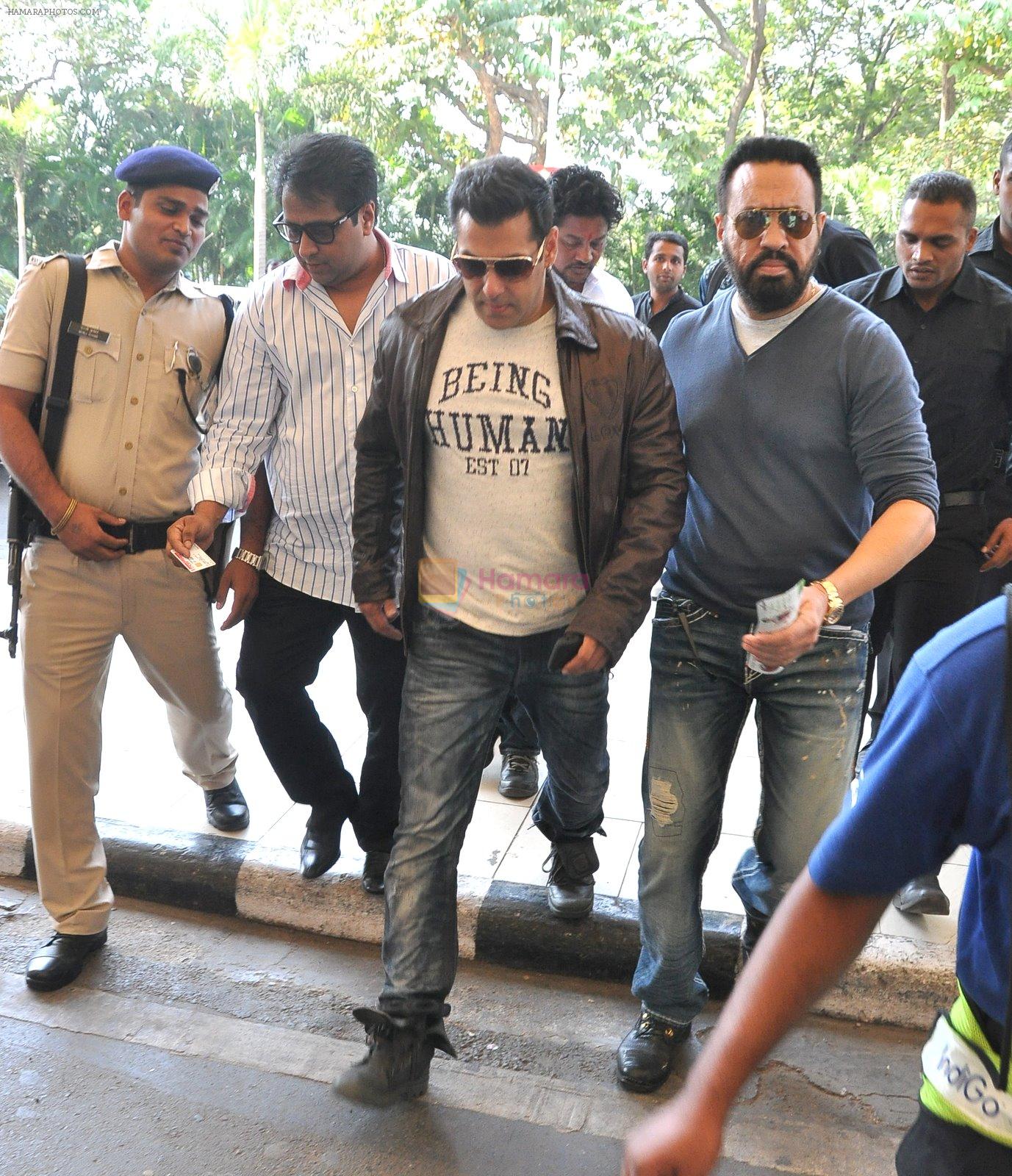 Salman Khan snapped at airport  in Mumbai on 2nd dec 2014