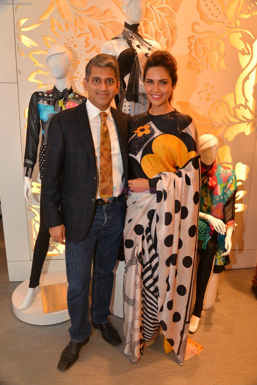 Sanjay Kapoor & Esha Gupta at Satya Paul Disney launch in Mumbai on 3rd Dec 2014