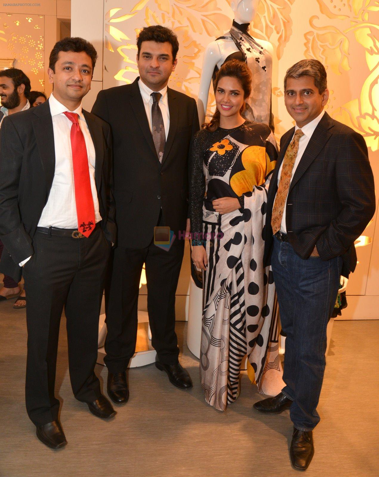 Abhishek Maheshwari, Siddharth Roy Kapur, Esha Gupta and Sanjay Kapoor at Satya Paul Disney launch in Mumbai on 3rd Dec 2014