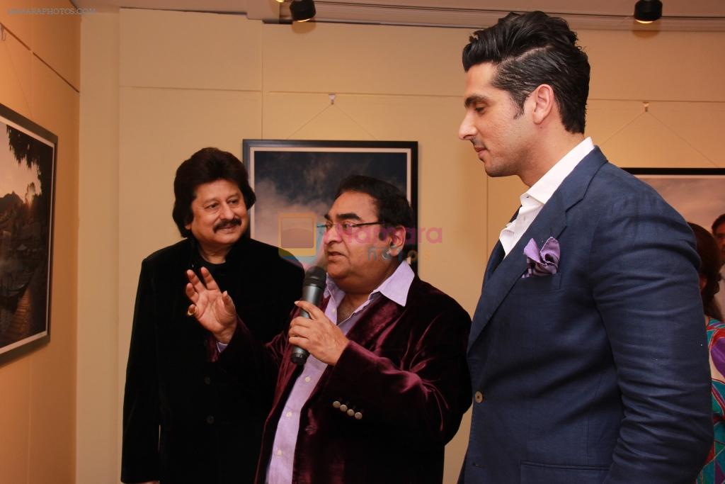 Zayed Khan at mukesh batra photo exhibition in Mumbai on 4th Dec 2014
