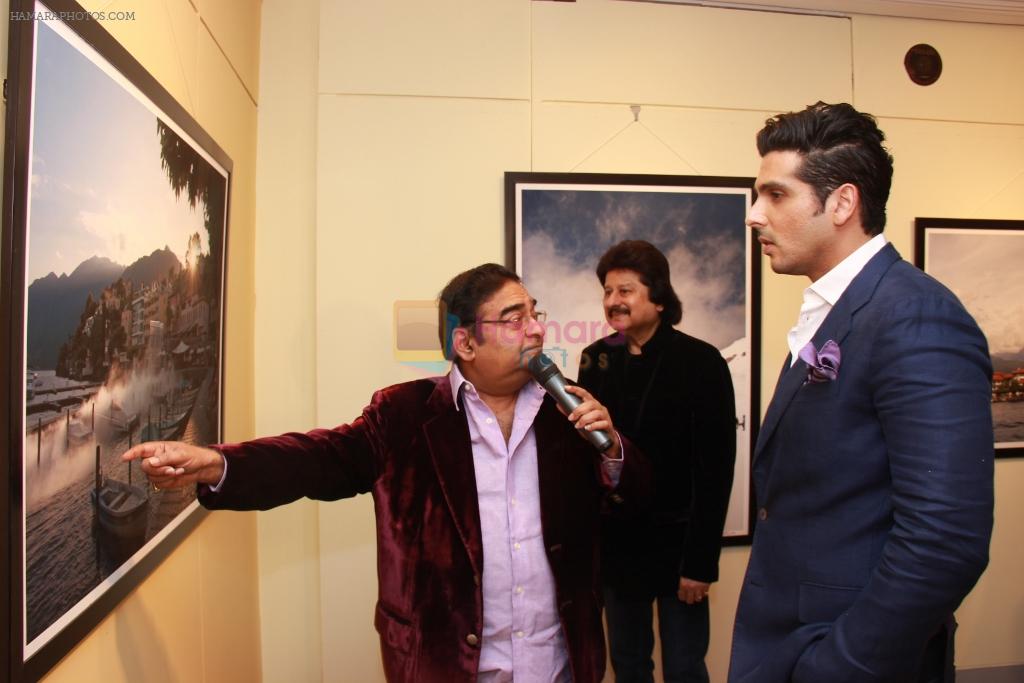 Zayed Khan at mukesh batra photo exhibition in Mumbai on 4th Dec 2014