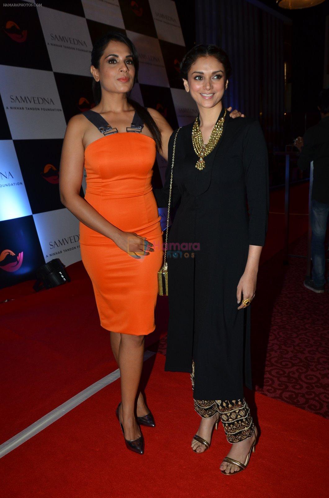 Richa Chadda, Aditi Rao Hydari at Samvedna event by Nikhar Tandon in Mumbai on 6th Dec 2014