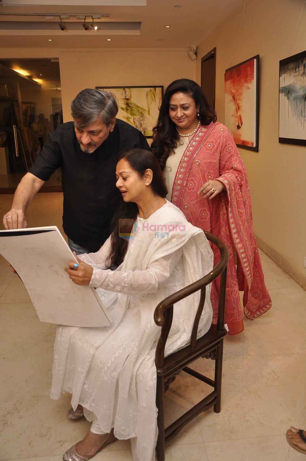 Zarina Wahab, Bindiya Goswami, Amol Palekar at Amol Palekar's painting exhibition in Mumbai on 7th Dec 2014