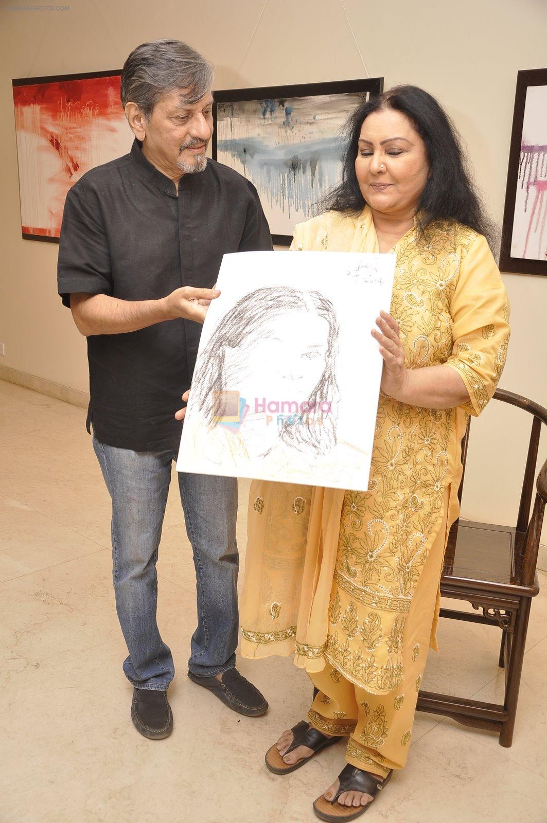 Amol Palekar, Vidya Sinha at Amol Palekar's painting exhibition in Mumbai on 7th Dec 2014