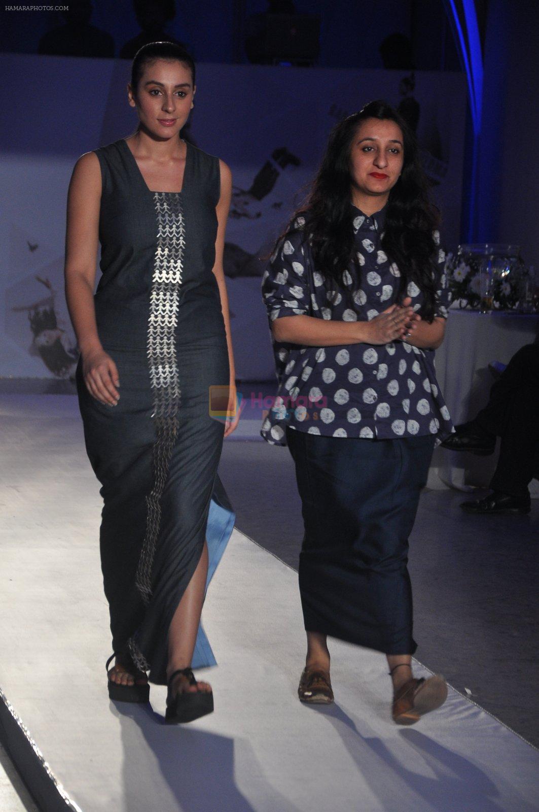 at Elle Graduates Fashion Show in Mumbai on 11th Dec 2014
