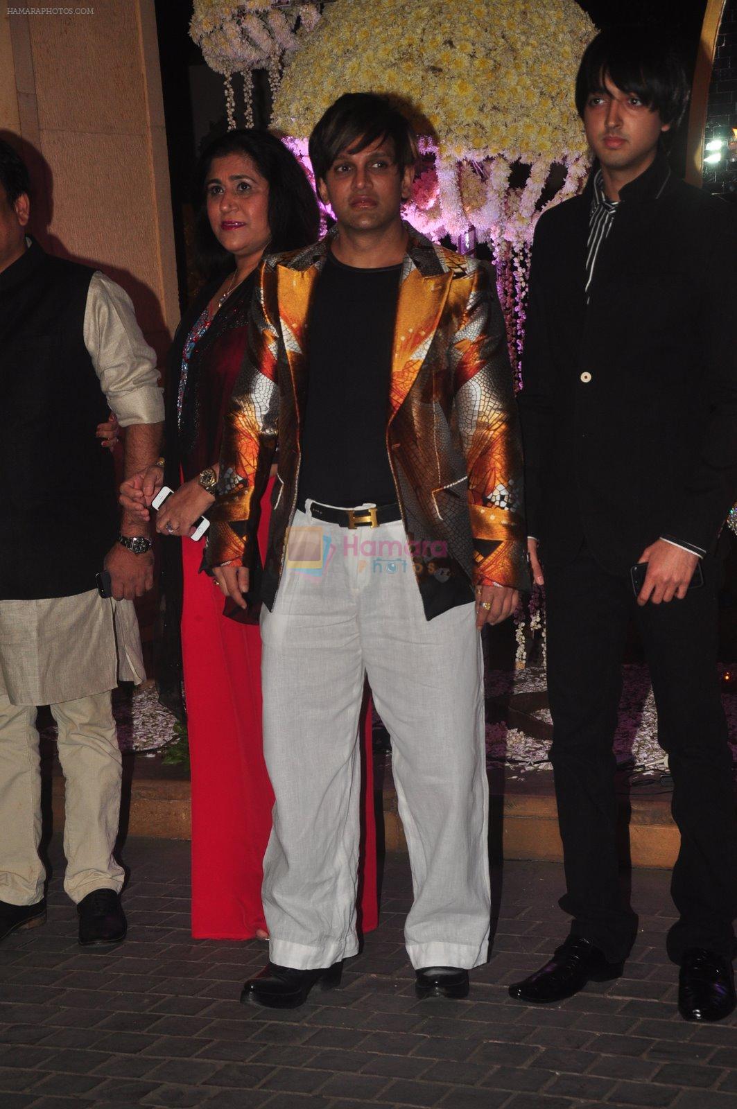 Yash Birla at Riddhi Malhotra & Tejas Talwalkar's wedding reception in J W Marriott, Mumbai on 15th Dec 2014