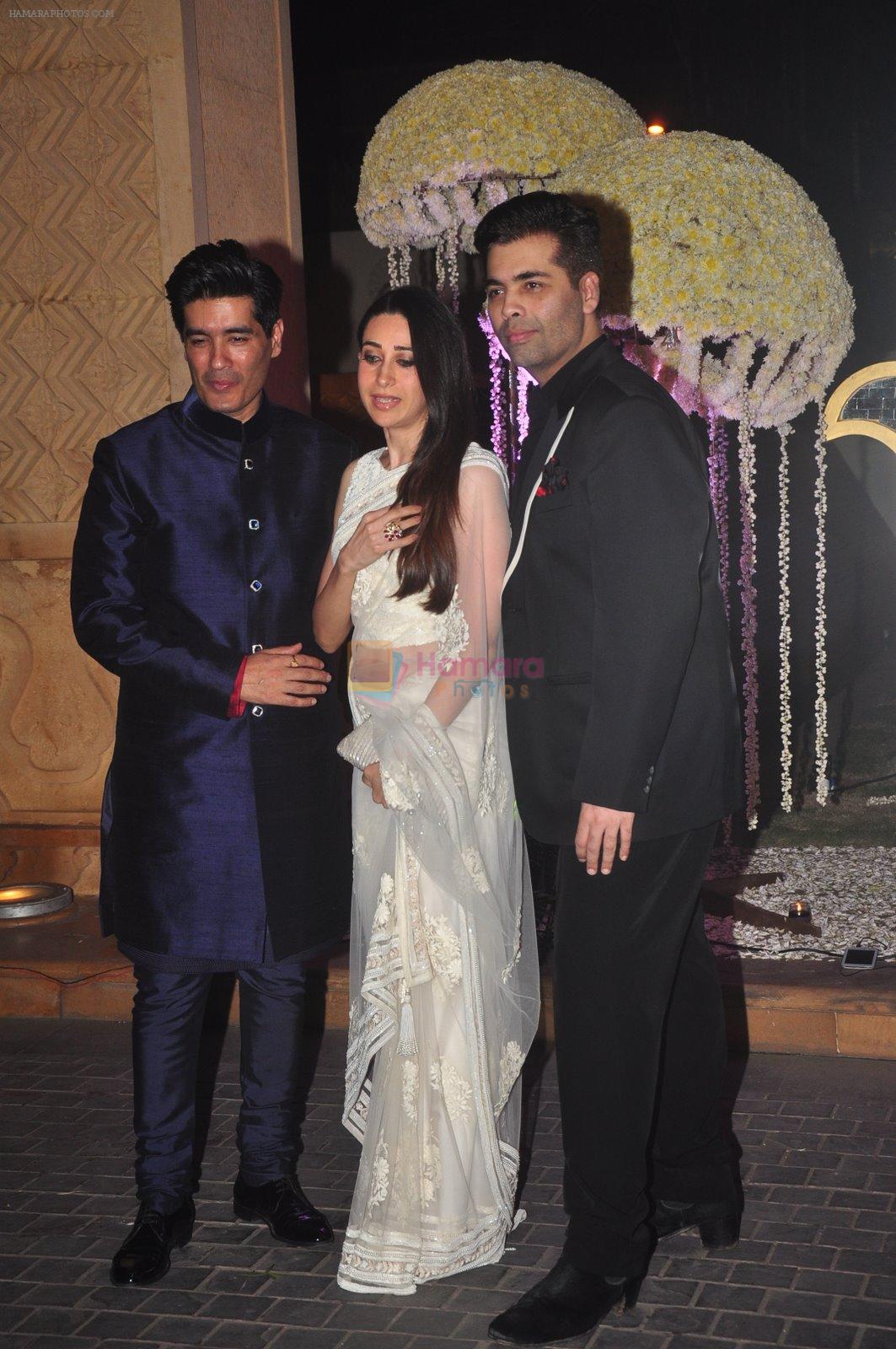 Karisma Kapoor at Riddhi Malhotra & Tejas Talwalkar's wedding reception in J W Marriott, Mumbai on 15th Dec 2014