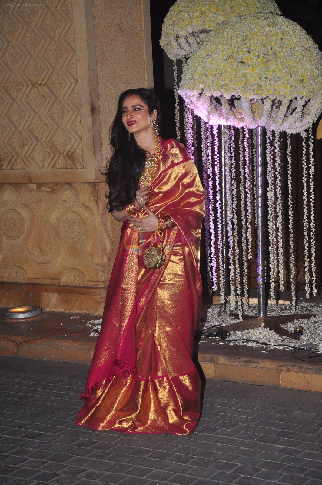 Rekha at Riddhi Malhotra & Tejas Talwalkar's wedding reception in J W Marriott, Mumbai on 15th Dec 2014