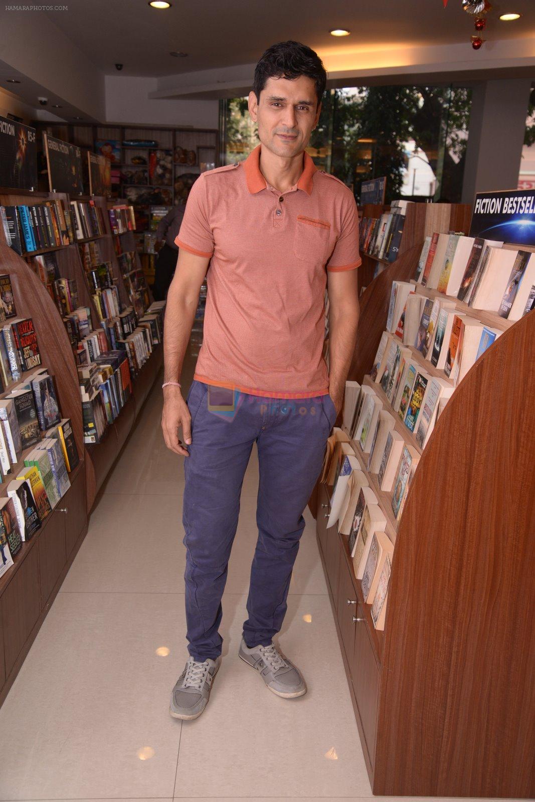 Niketan Madhok at the launch of Tamanna C's debut book THE WAY AHEAD in Mumbai on 17th Dec 2014
