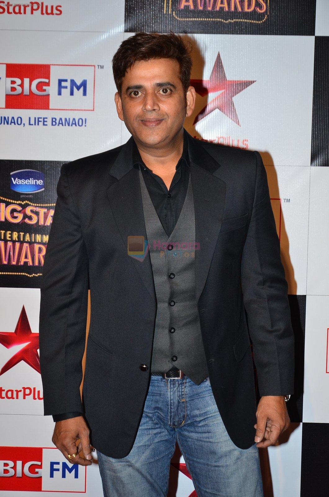 Ravi Kishan at Big Star Entertainment Awards Red Carpet in Mumbai on 18th Dec 2014