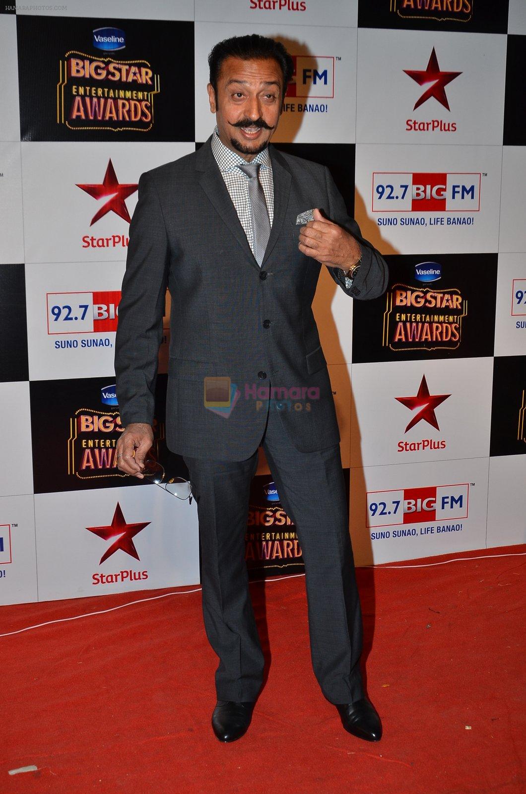 Gulshan Grover at Big Star Entertainment Awards Red Carpet in Mumbai on 18th Dec 2014