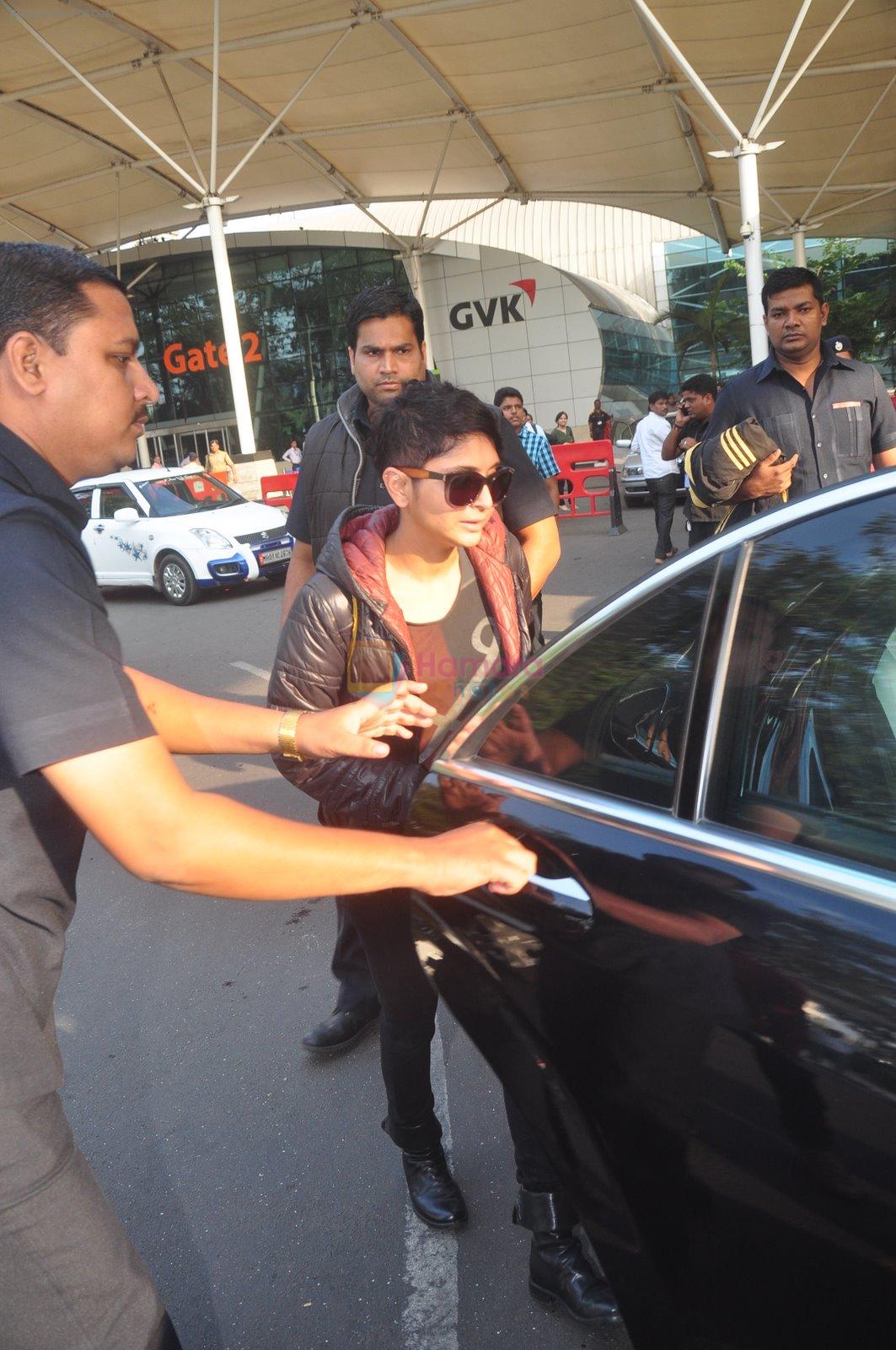 Kiran Rao snapped at airport in Mumbai on 20th Dec 2014