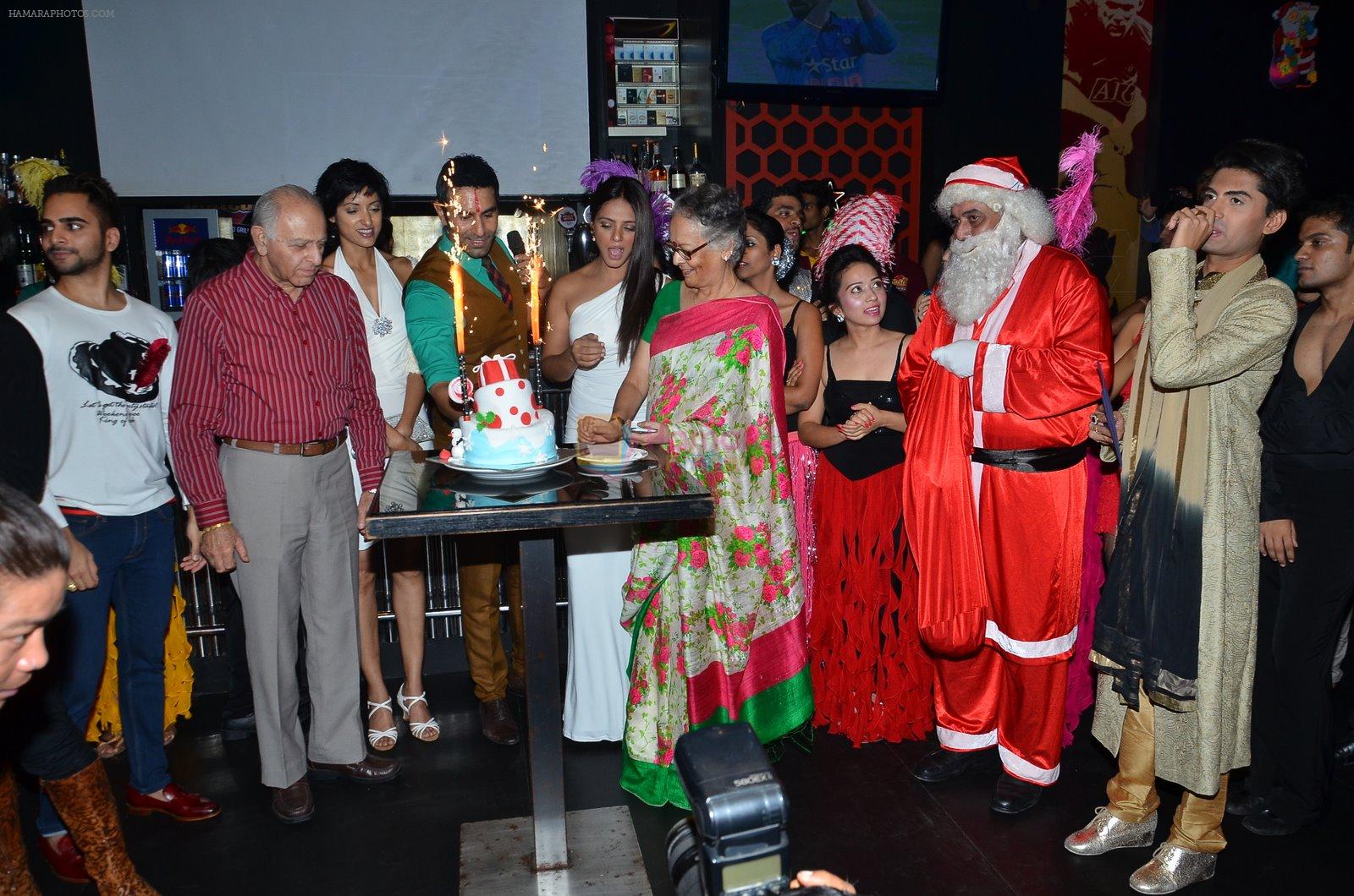 Neetu Chandra at Sandip Soparkar's Chrsitmas bash in Palladium on 22nd Dec 2014