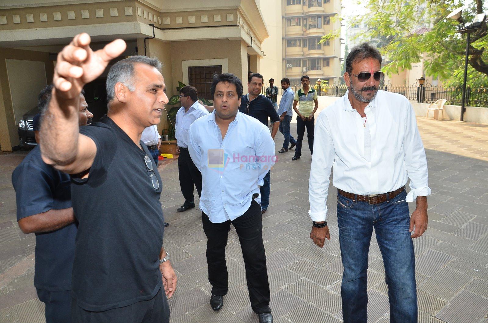 Sanjay Dutt back home for few days in Mumbai on 23rd Dec 2014