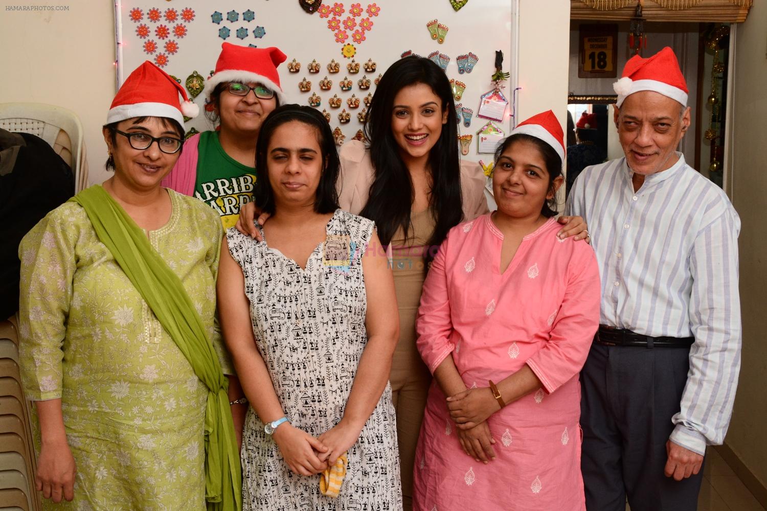 Mishti Chakraborty Celebrates her Birthday And Christmas with Mentally Challenged Adults