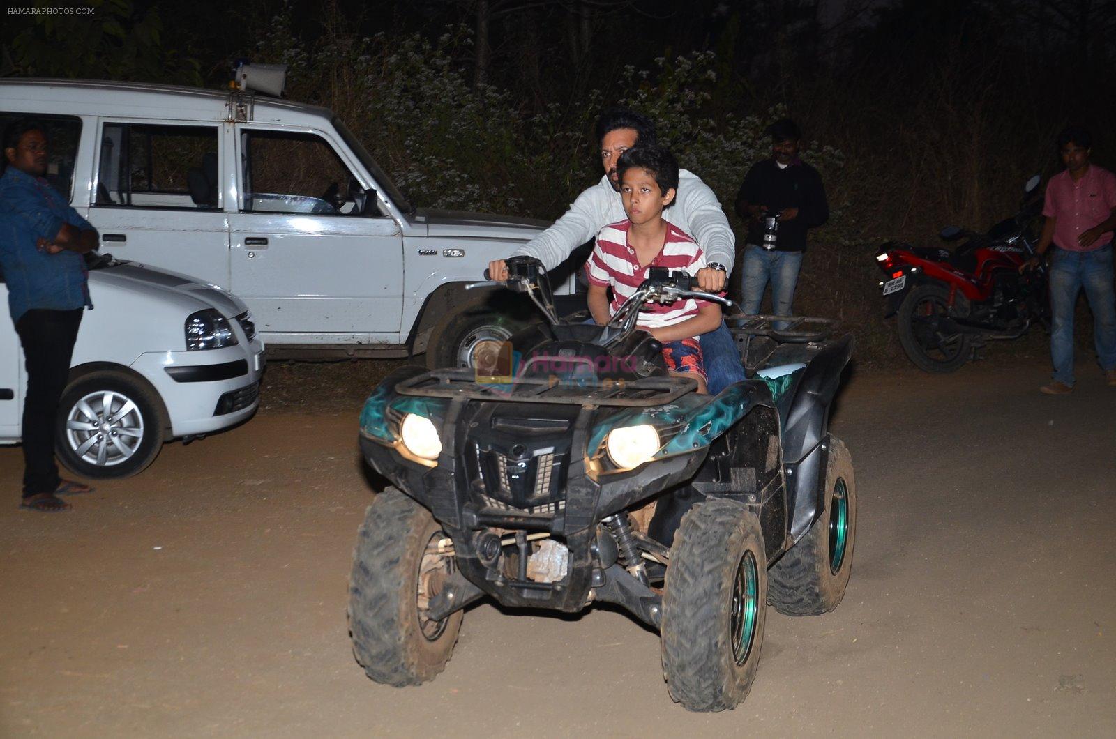 Kabir Khan enjoys atv ride at panvel farm house on 27th Dec 2014