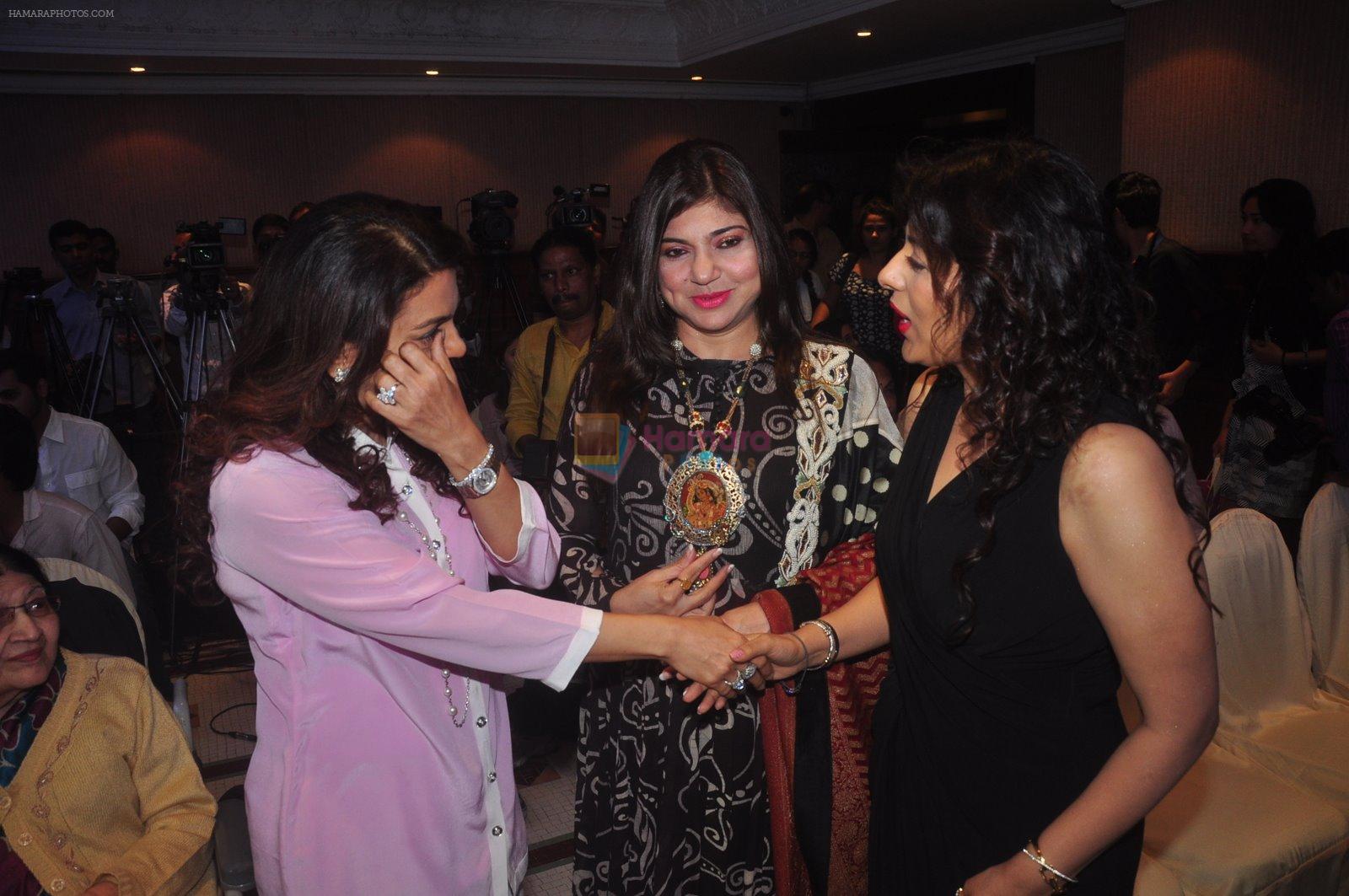 Juhi Chawla, Alka Yagnik at The Winwoods book launch in Mumbai on 5th Jan 2015