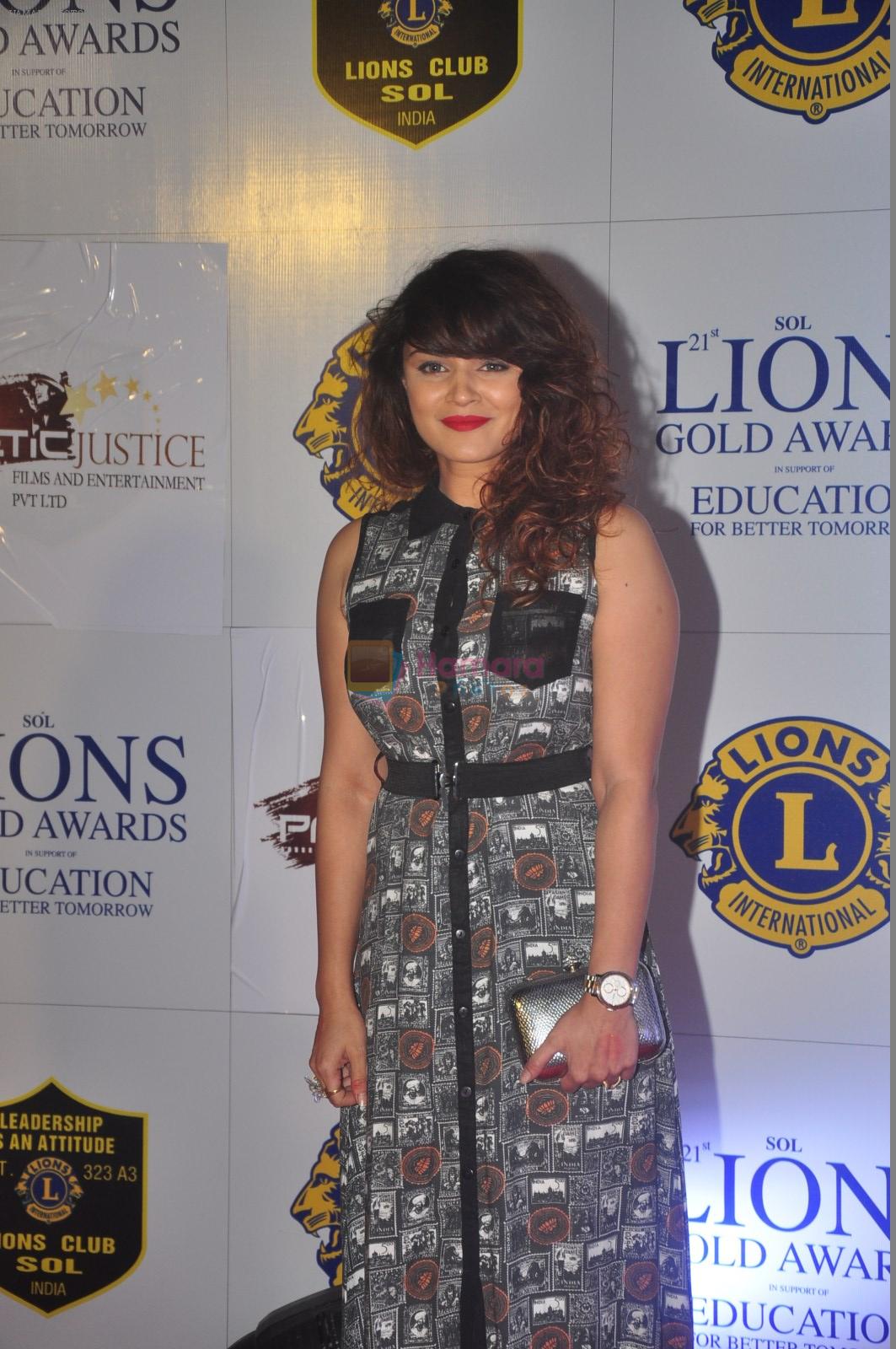 Aashka Goradia at the 21st Lions Gold Awards 2015 in Mumbai on 6th Jan 2015