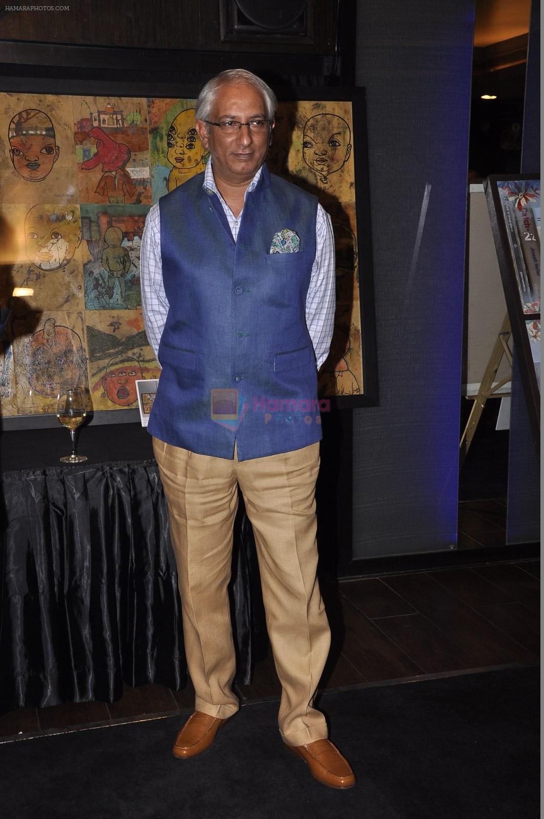 at Kapil Dev's Khshi NGO at SRK's painting auction bash in Mumbai on 6th Jan 2015