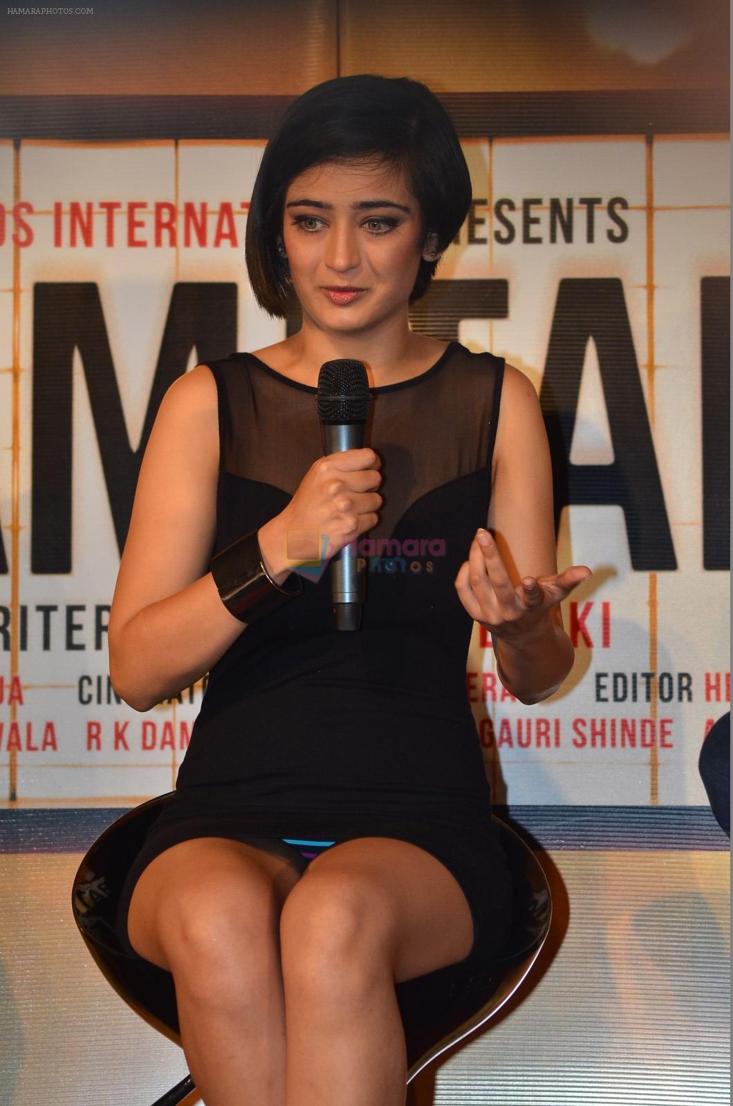 Akshara Haasan at Shamitabh trailor launch in Mumbai on 6th Jan 2015