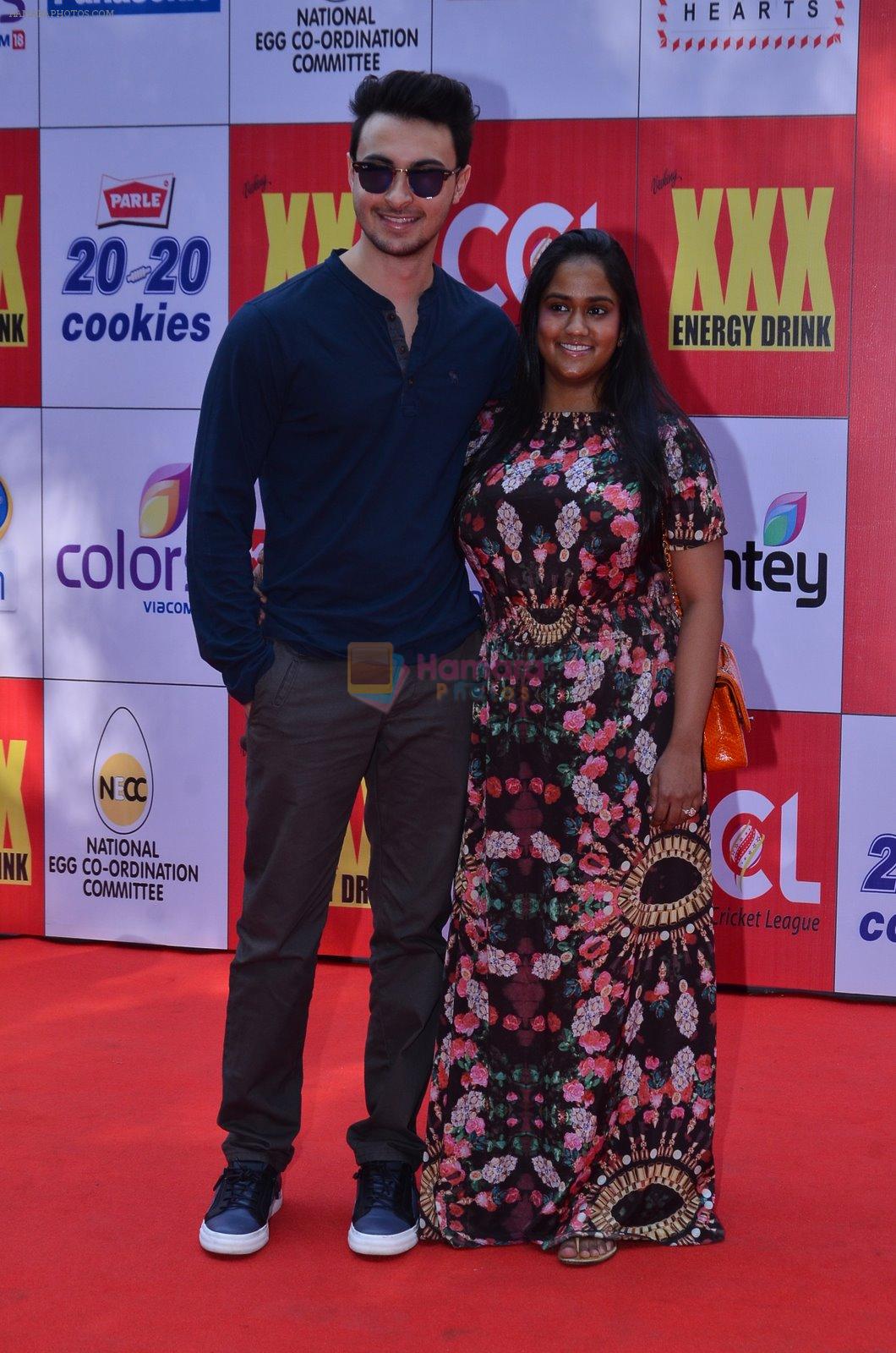 Arpita Khan at CCL Red Carpet in Broabourne, Mumbai on 10th Jan 2015