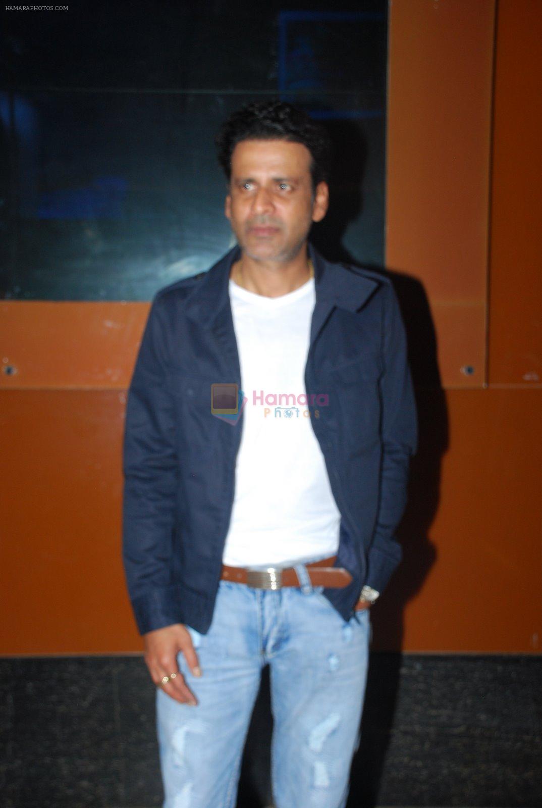 Manoj Bajpai at Anurag Kashyap's nominated film The Imitation Game screening in PVR, Mumbai on 10th Jan 2015