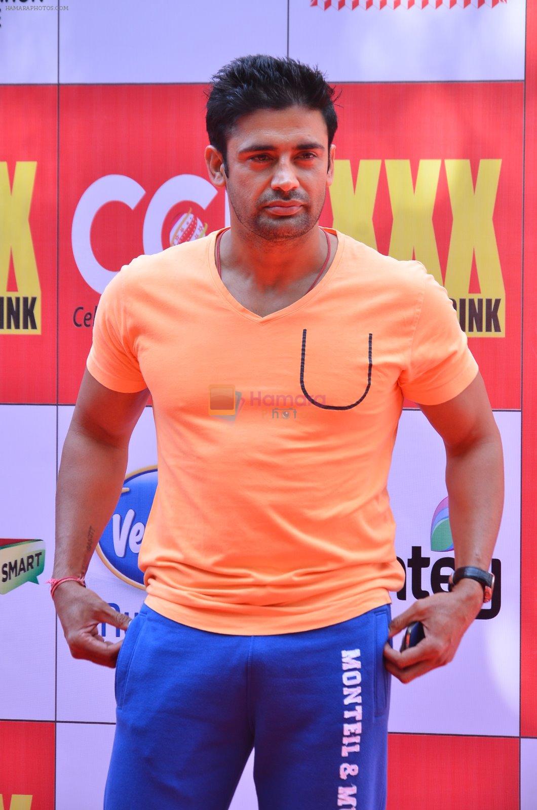 Sangram Singh at CCL Red Carpet in Broabourne, Mumbai on 10th Jan 2015