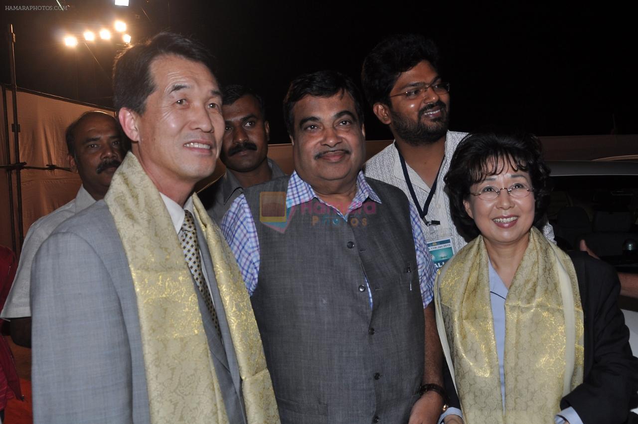 at art of living event in Mumbai on 12th Jan 2015