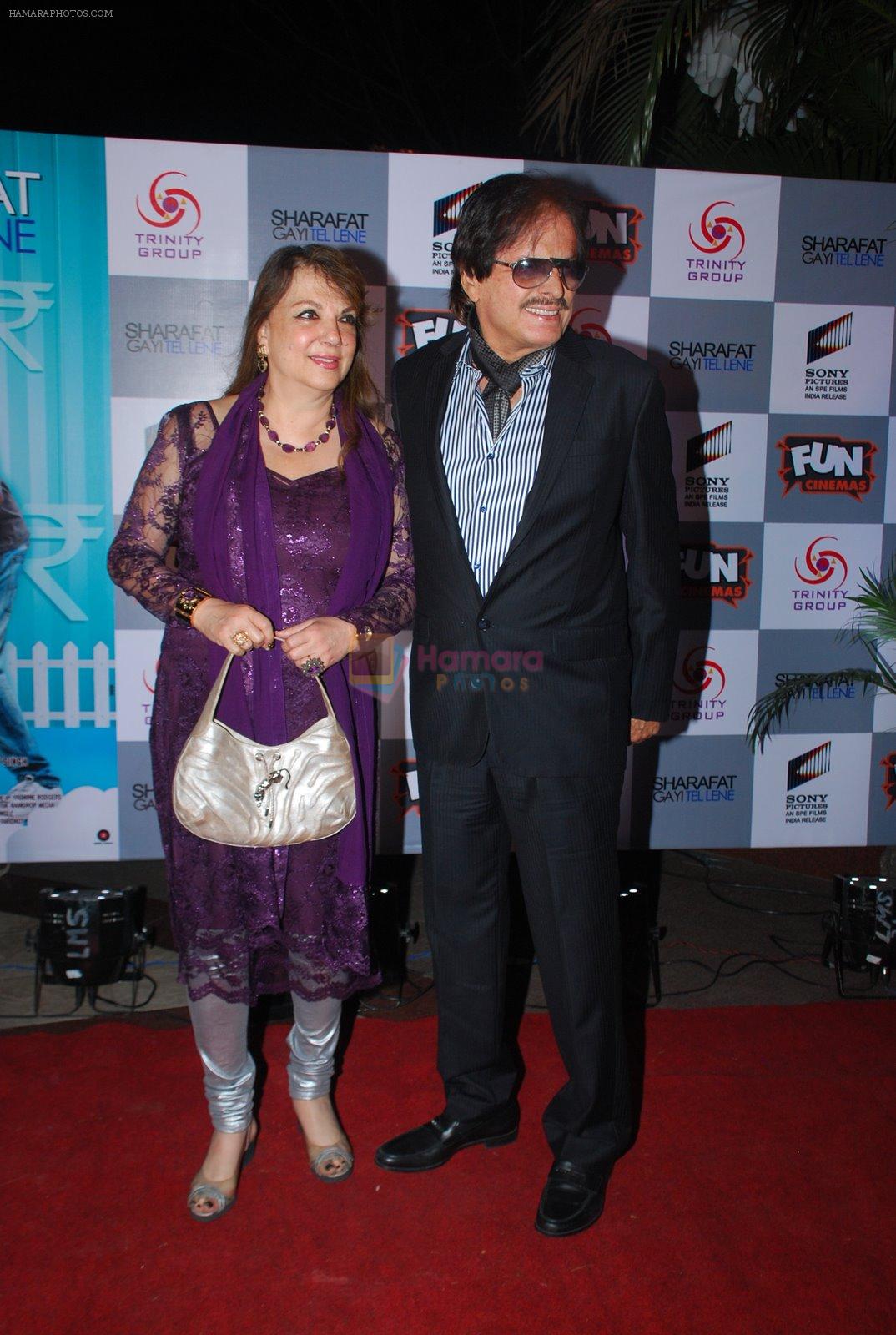 Sanjay Khan, Zarine Khan at the Premiere of Sharafat Gayi Tel Lene in Fun, Mumbai on 15th Jan 2015