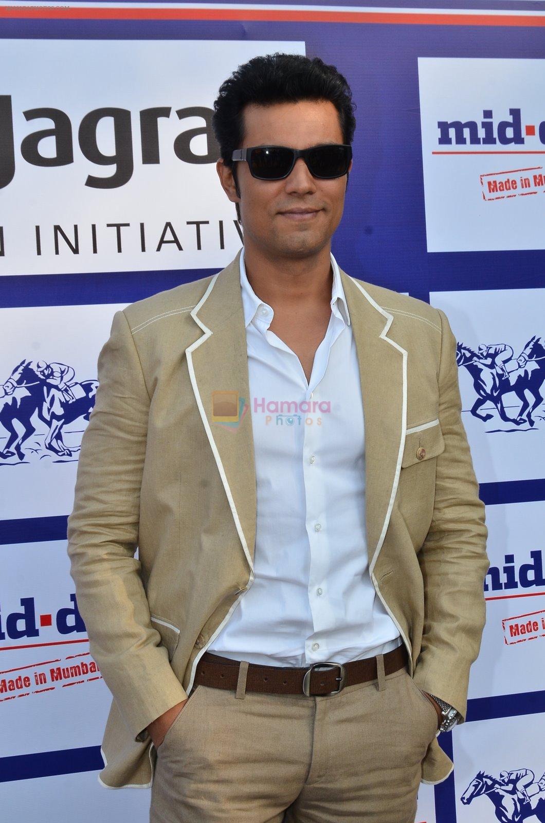 Randeep Hooda at Mid-day race in RWITC, Mumbai on 18th Jan 2015