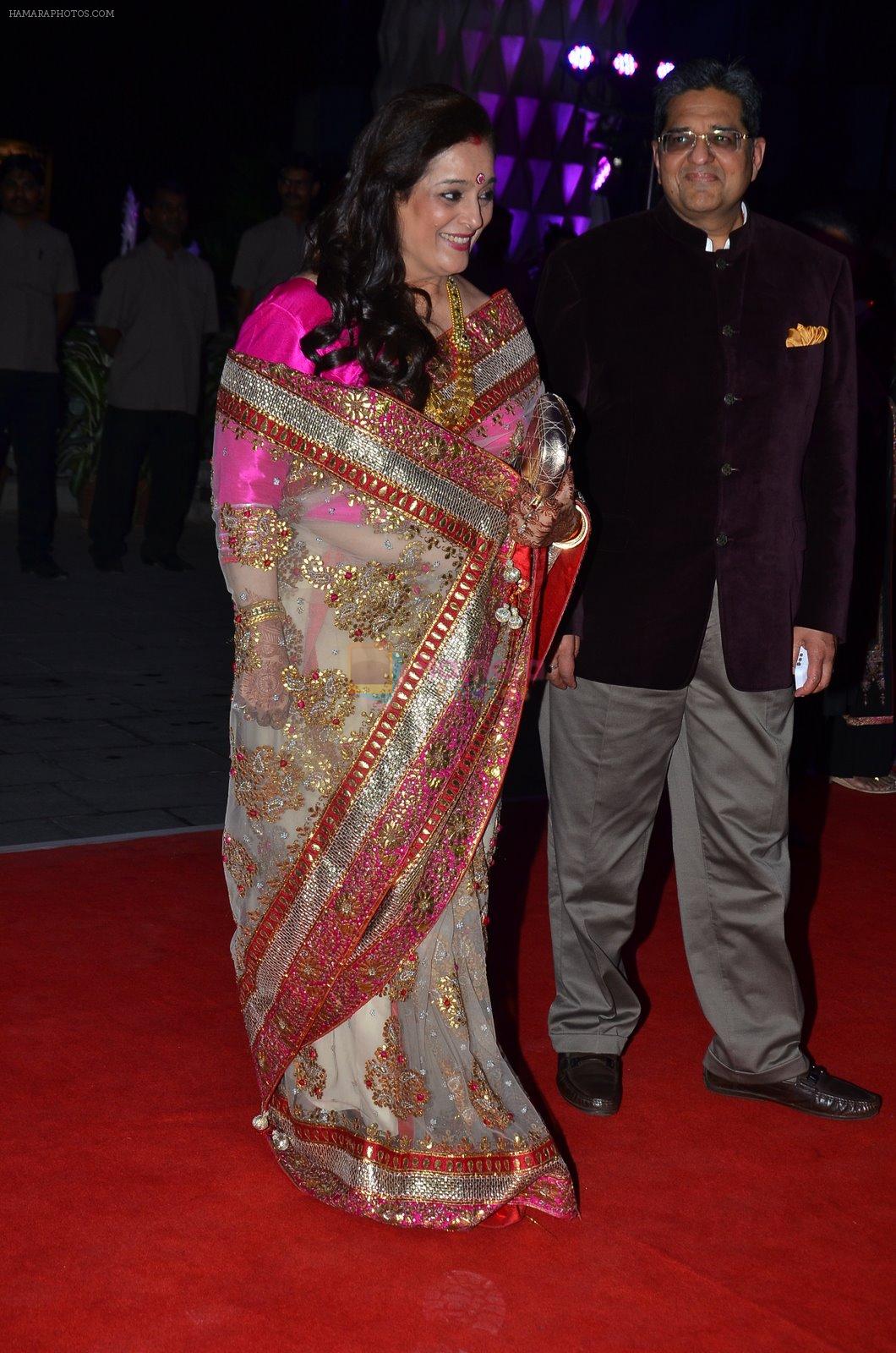 Poonam Sinha at Kush Wedding Reception in Sahara Star, Mumbai on 19th Jan 2015