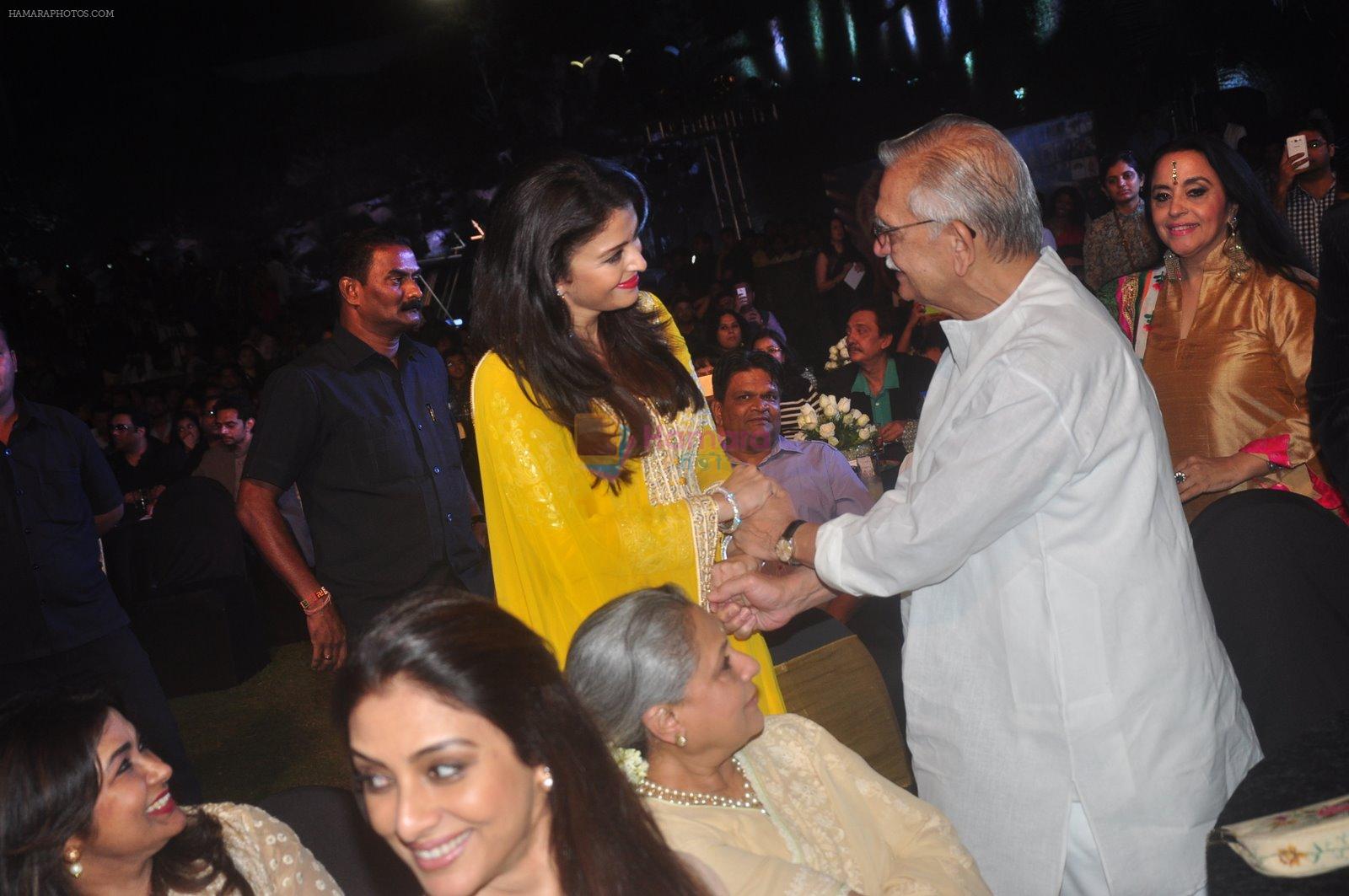 Aishwarya, Gulzar at Shamitabh music launch in Taj Land's End, Mumbai on 20th Jan 2015
