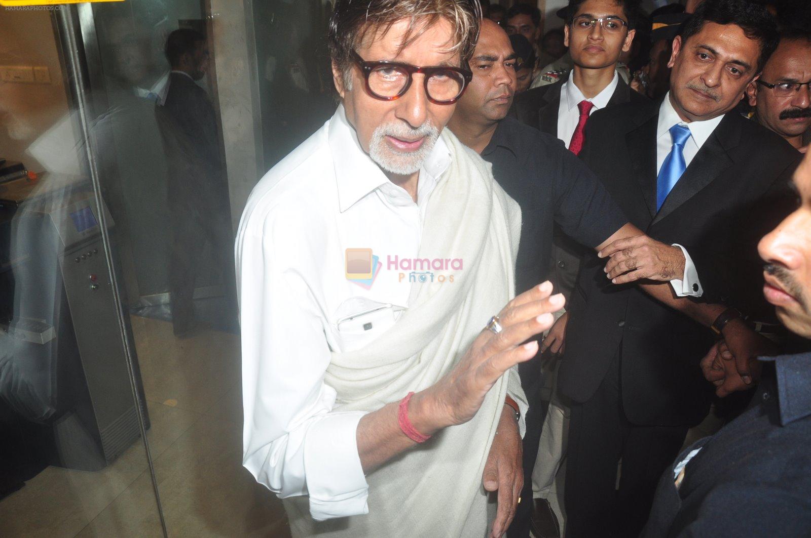 Amitabh Bachchan launch cataract new eye centre in Juhu, Mumbai on 21st Jan 2015
