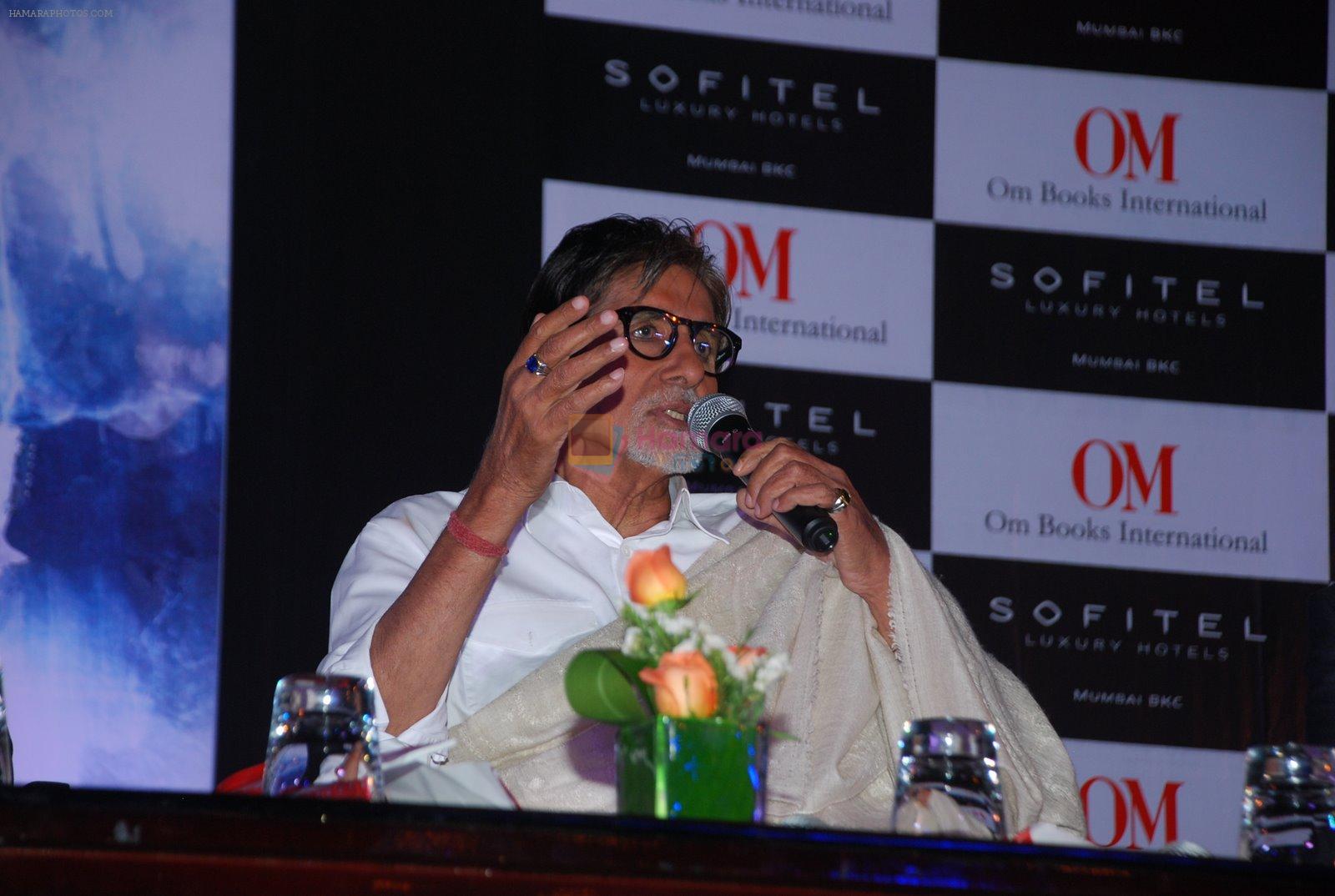 Amitabh Bachchan at Rohit Khilnani's book launch in Bandra, Mumbai on 22nd Jan 2015