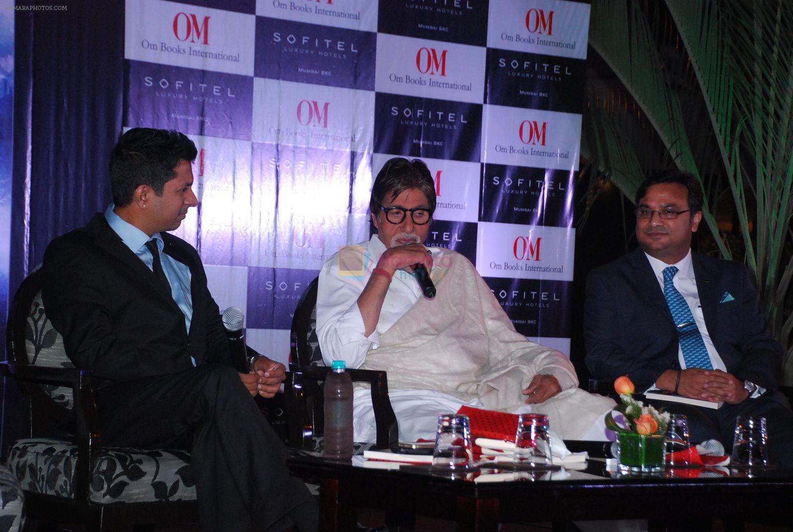 Amitabh Bachchan at Rohit Khilnani's book launch in Bandra, Mumbai on 22nd Jan 2015