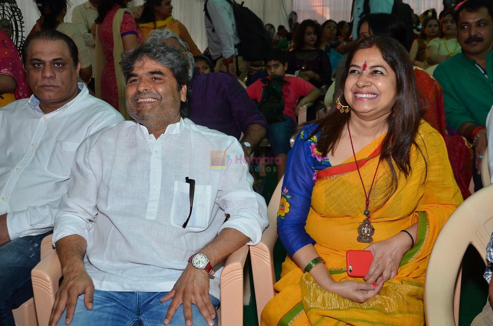 Rekha Bharadwaj, Vishal Bharadwaj at Anurag Basu's saraswati pooja in Mumbai on 25th Jan 2015